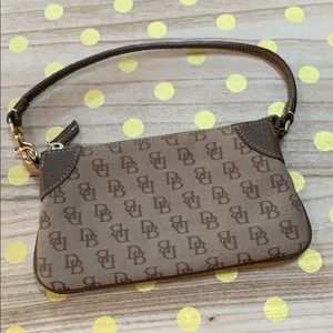 Dooney & Bourke clutch